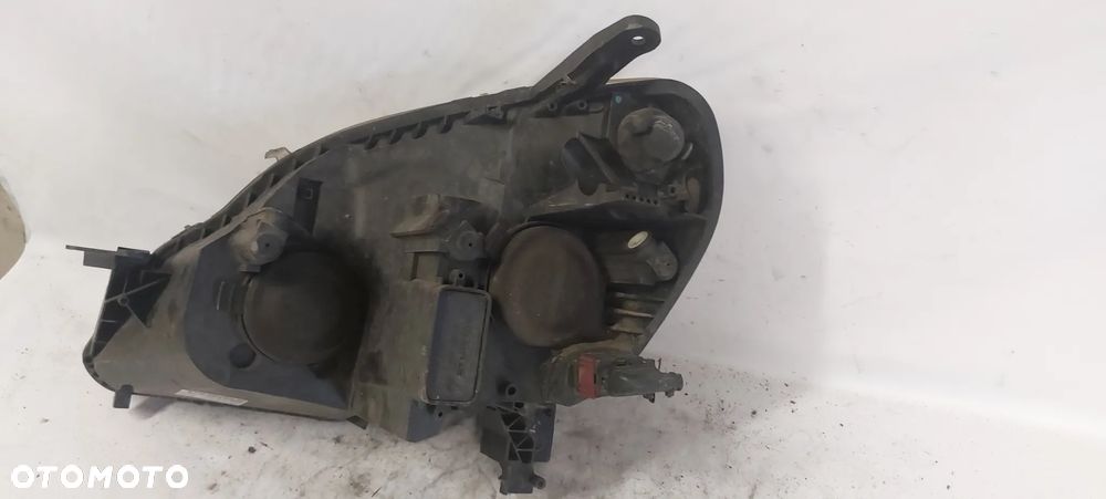 .  PRZOD PRZEDNIA LAMPA PRAWA OPEL ZAFIRA B - 4