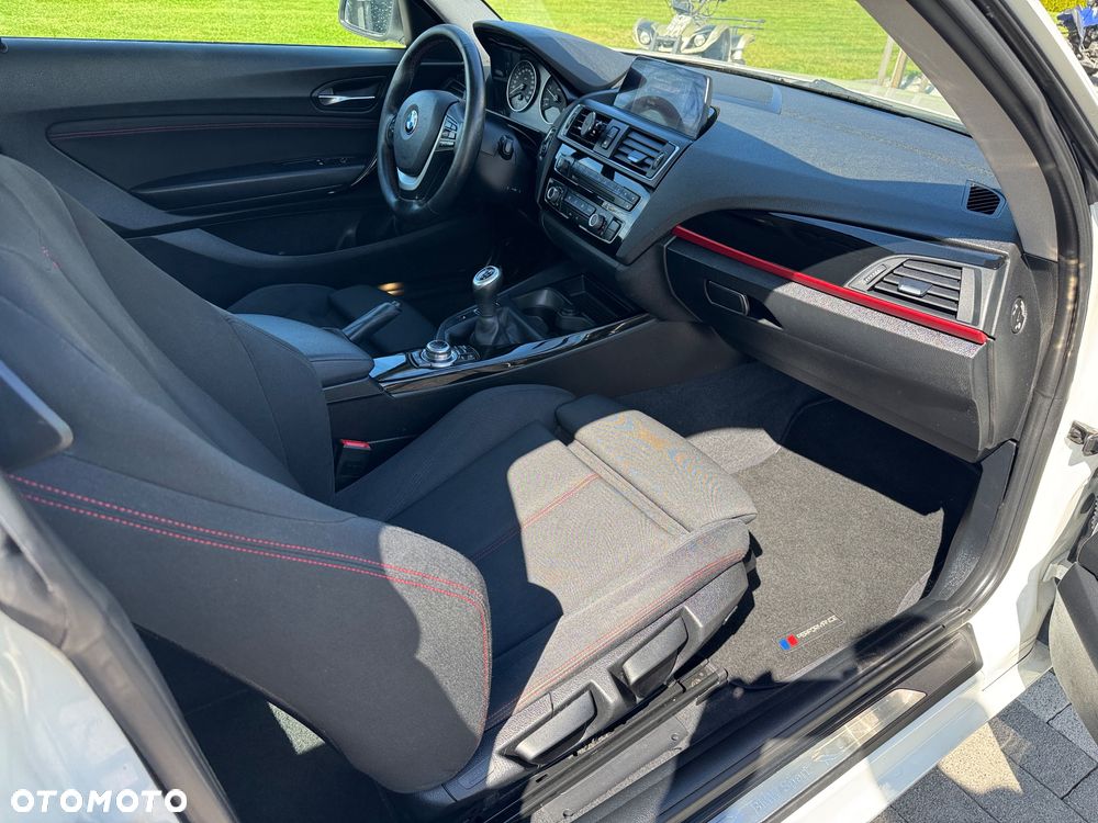 BMW Seria 2 218d Sport Line - 26