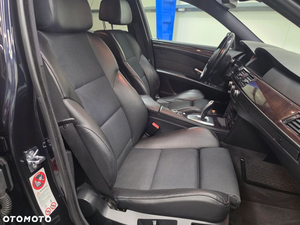 BMW Seria 5 520d Edition Sport - 32