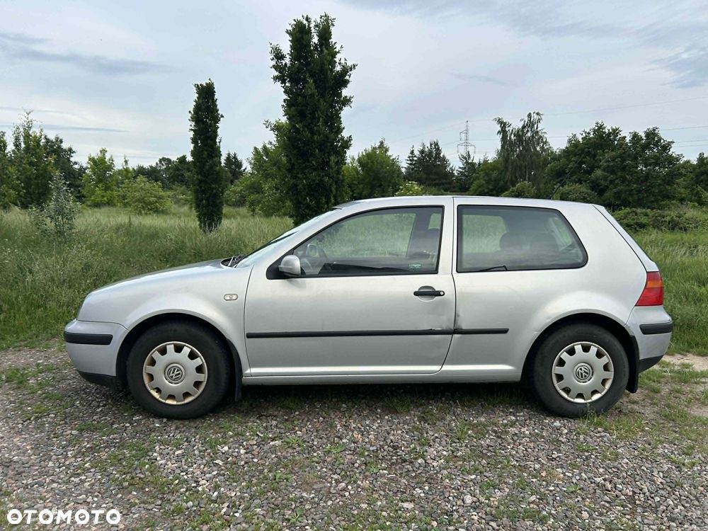 Volkswagen Golf 1.6 Basis - 4