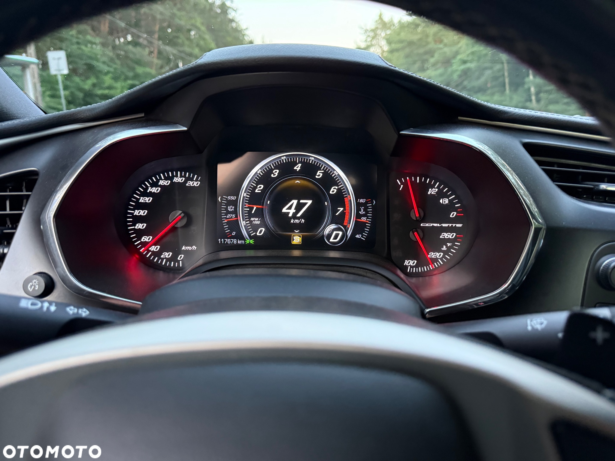 Chevrolet Corvette - 12