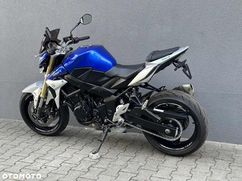 Suzuki GSR - 5