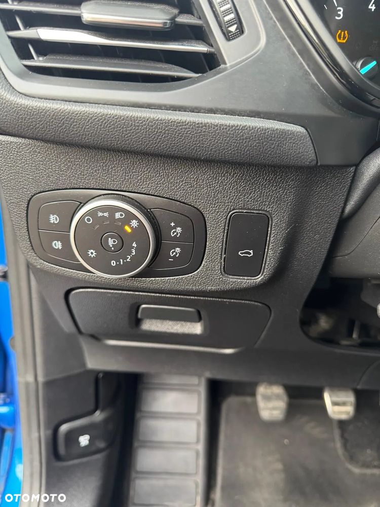 Ford Focus 1.0 EcoBoost ST-Line X - 25