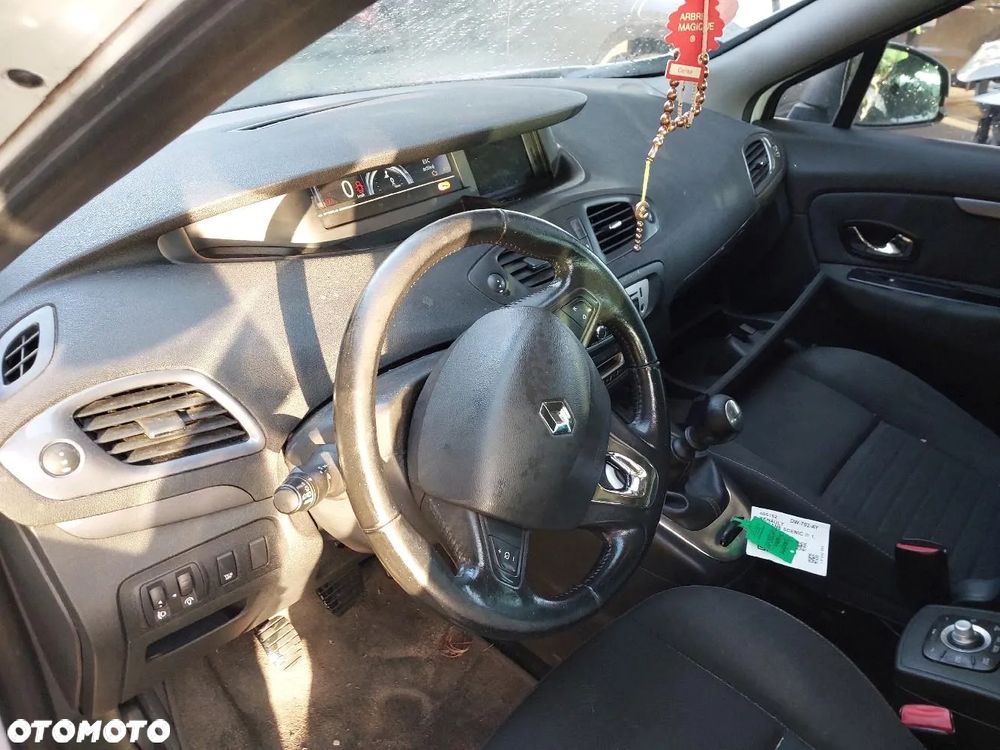 Renault Grand Scenic - 10