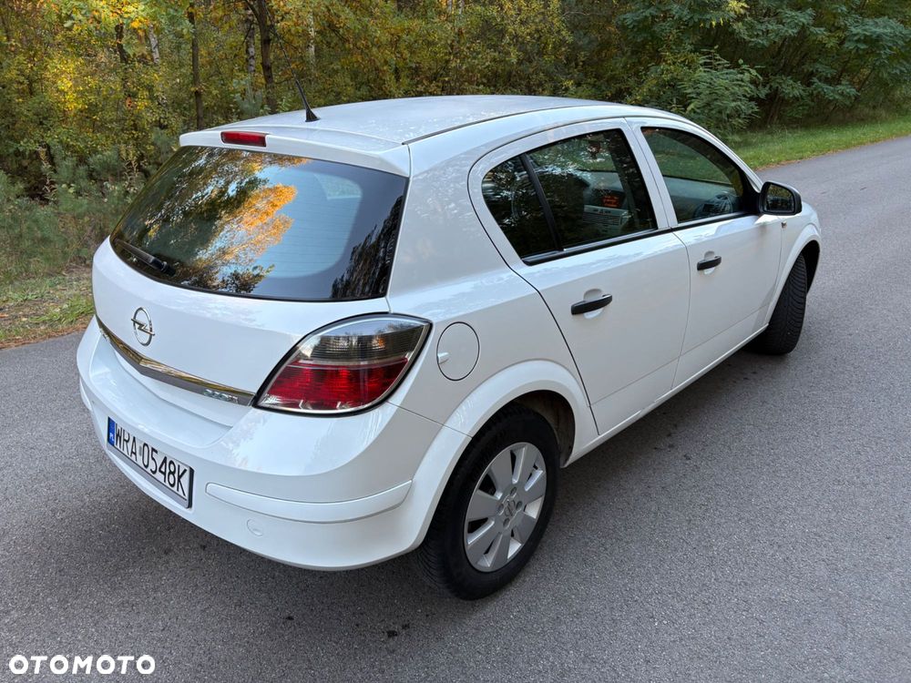 Opel Astra 2009 photo 3