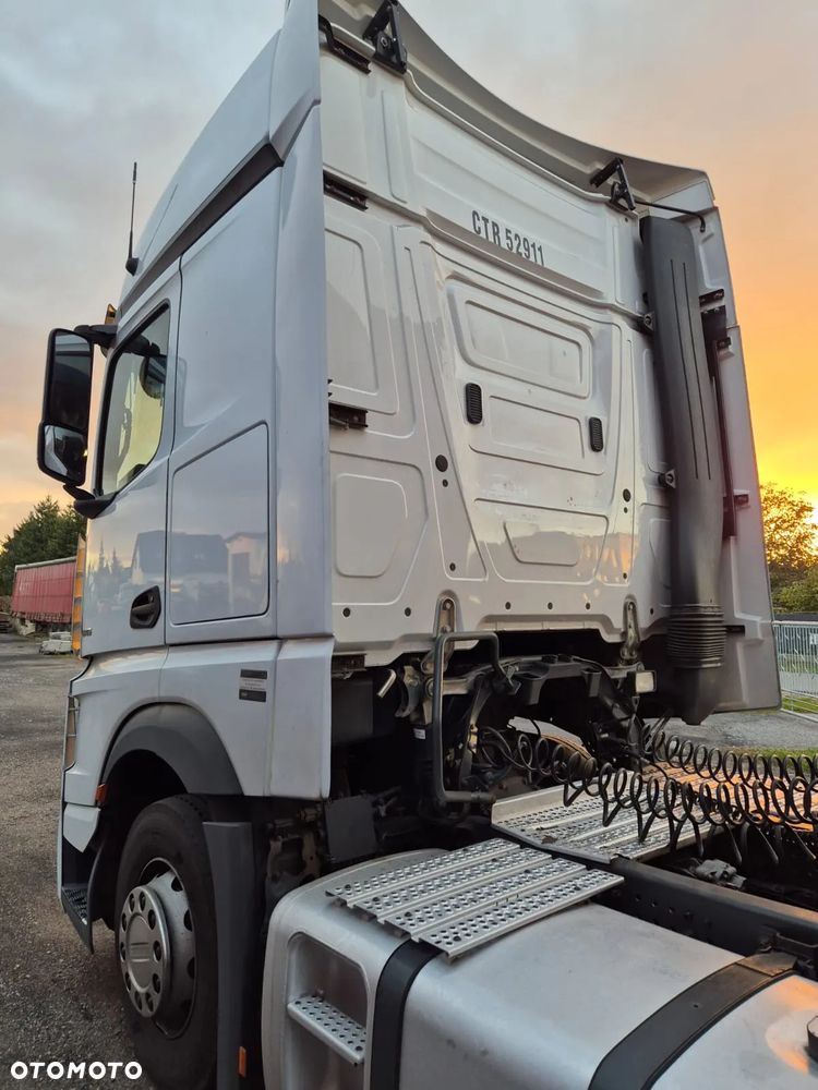 Mercedes-Benz Actros MP4 - 4