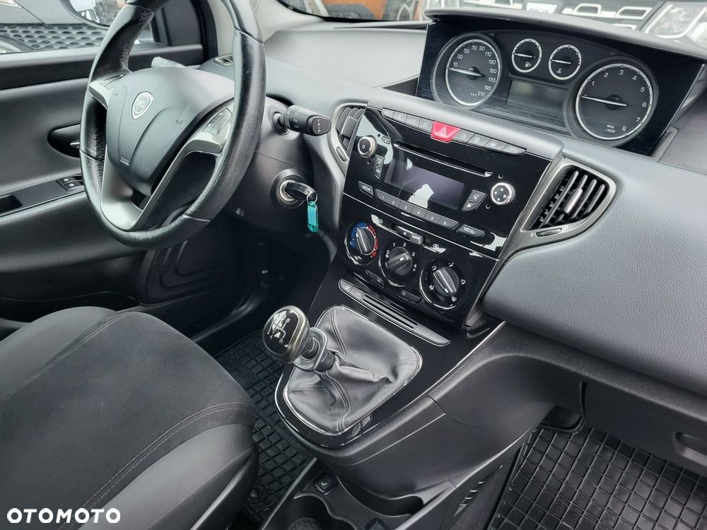 Lancia Ypsilon - 22
