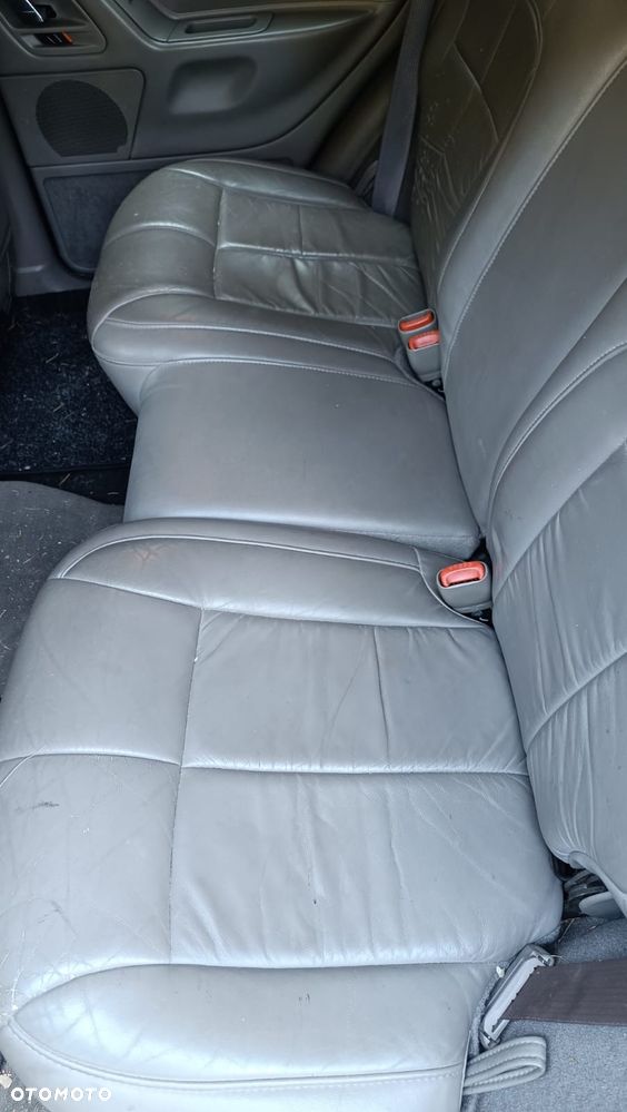 Jeep Grand Cherokee - 22