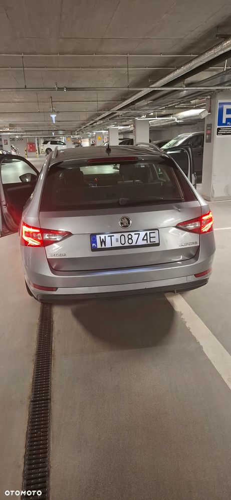 Skoda Superb 1.6 TDI Ambition - 17