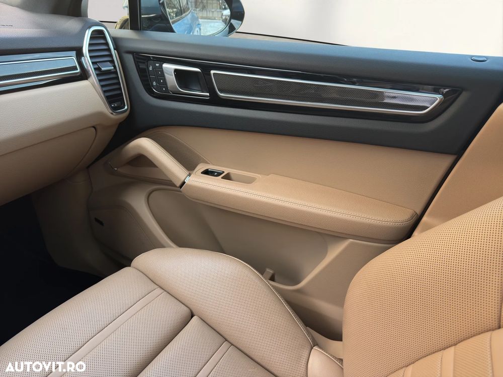 Porsche Cayenne Standard - 16
