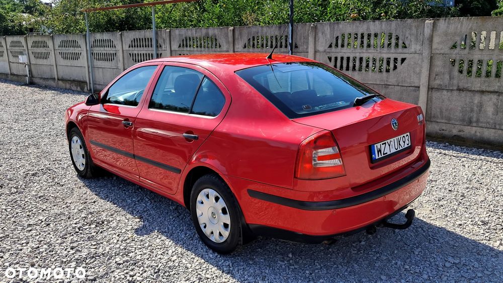 Skoda Octavia 1.6 FSI Classic - 3
