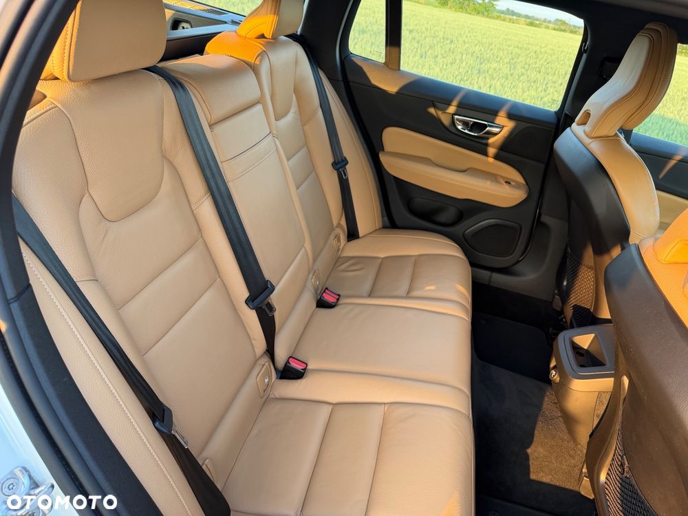 Volvo V60 D3 Momentum Pro - 11