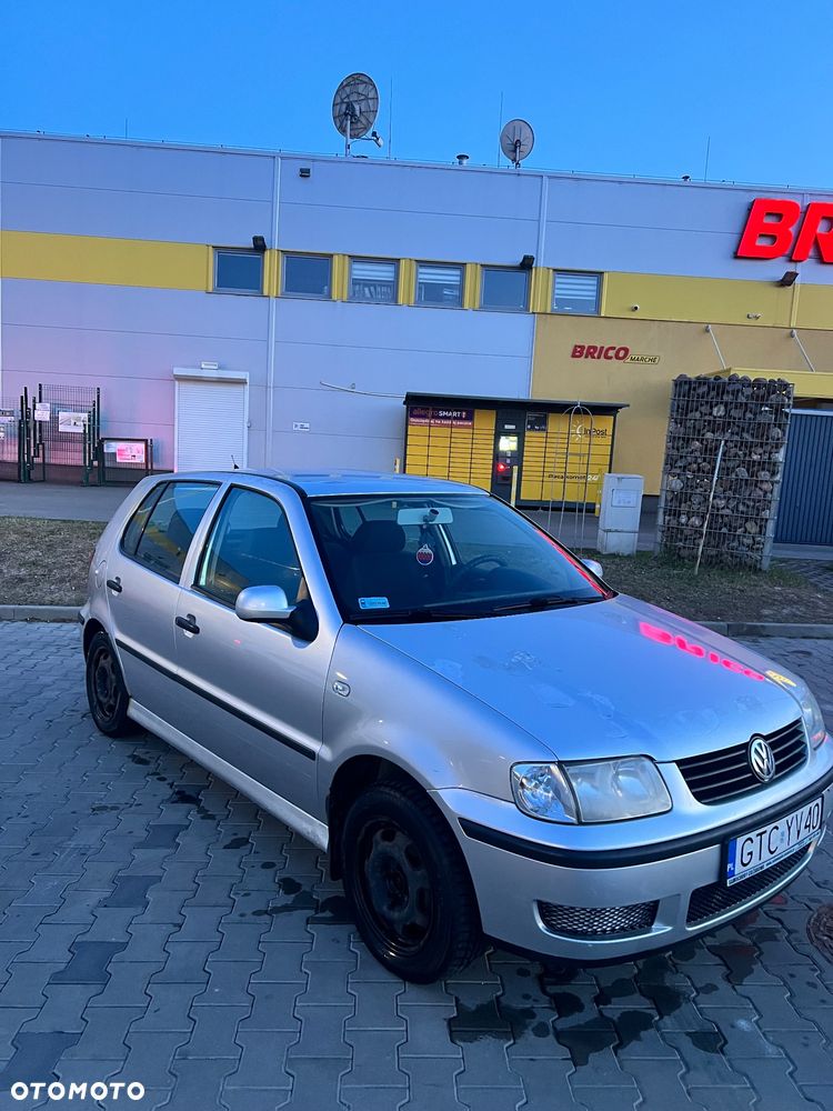 Volkswagen Polo 1.4 16V Basis - 1