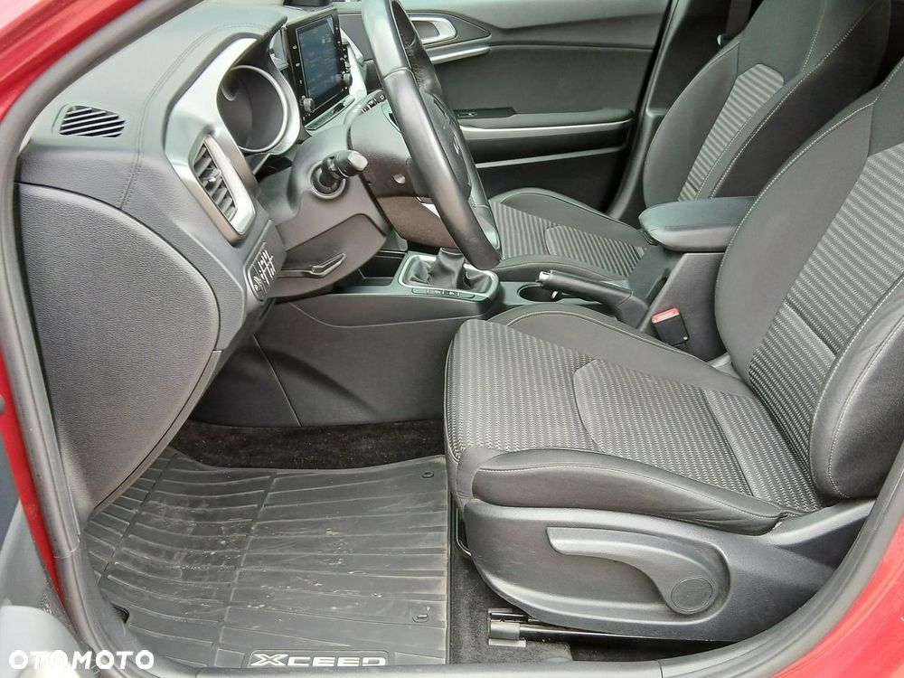 Kia XCeed 1.5 T-GDI M - 16