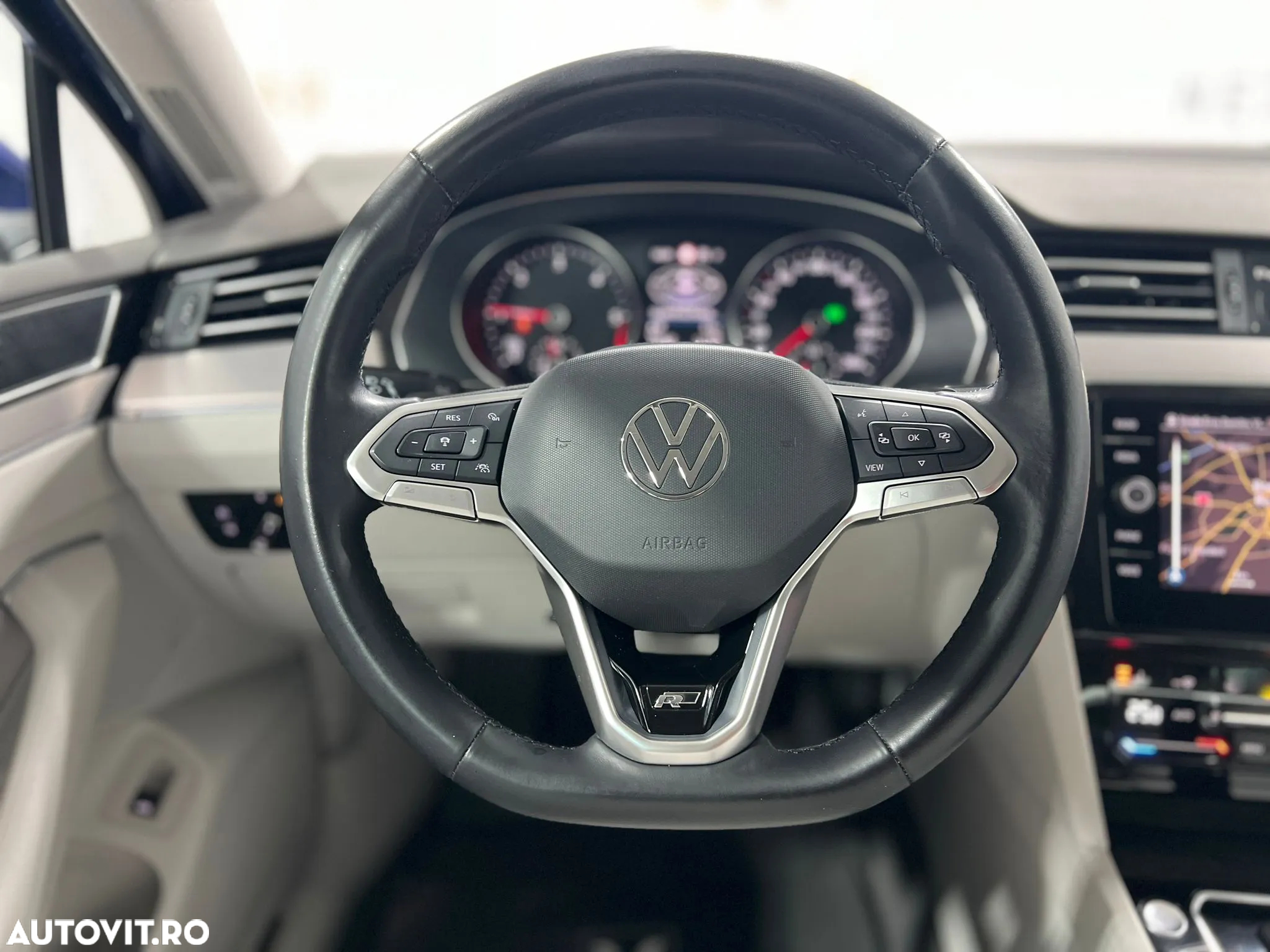 Volkswagen Passat Variant 2.0 TDI DSG R Executive - 18