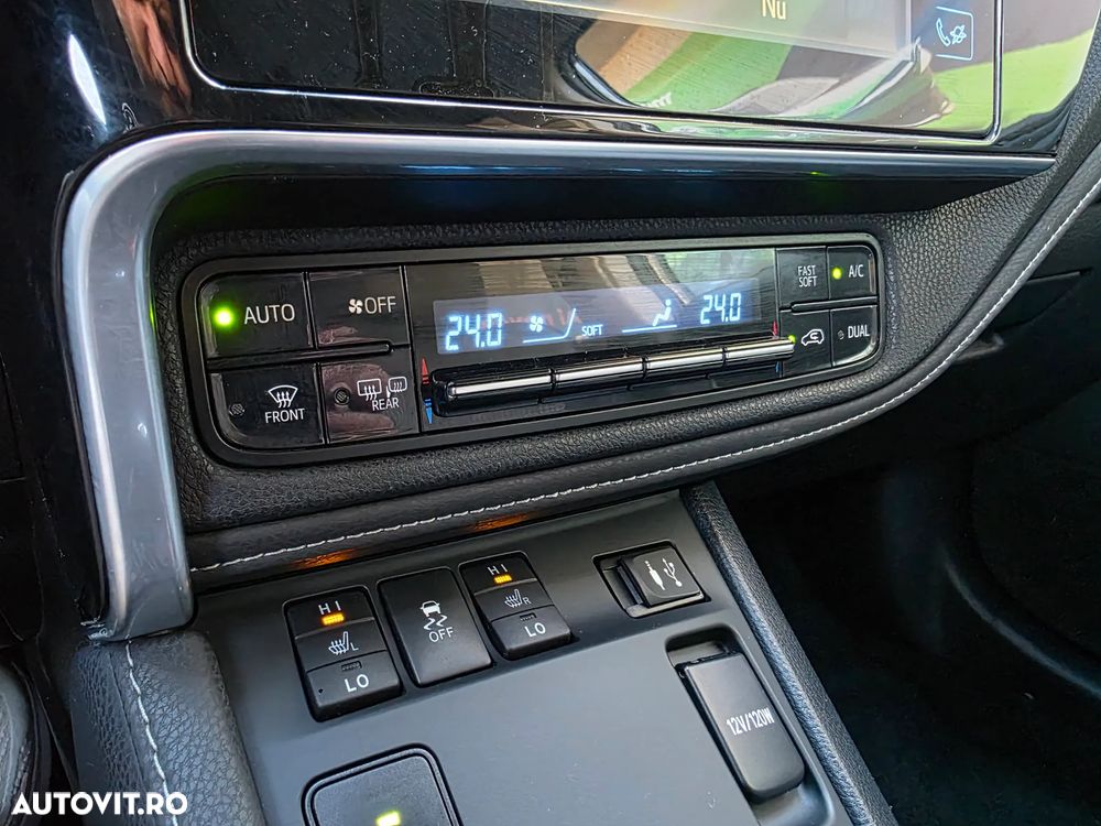 Toyota Auris 1.8 L VVT-i TS Hybrid Sol+ - 22