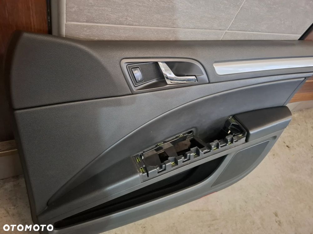 Boczek drzwi prawy przód Skoda Suoerb II lift 2014 rok skóra - 2