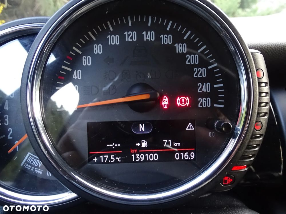 MINI Cooper Essential Trim - 18