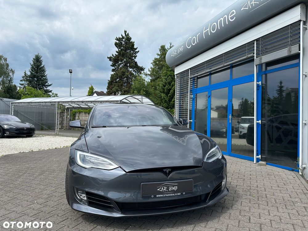 Tesla Model S - 3