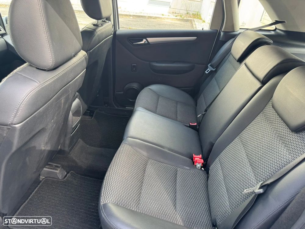 Mercedes-Benz B 180 CDI - 8