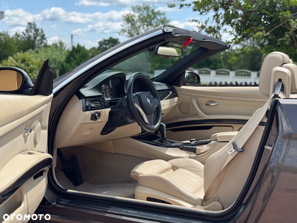 BMW Seria 3 320i Cabrio - 33