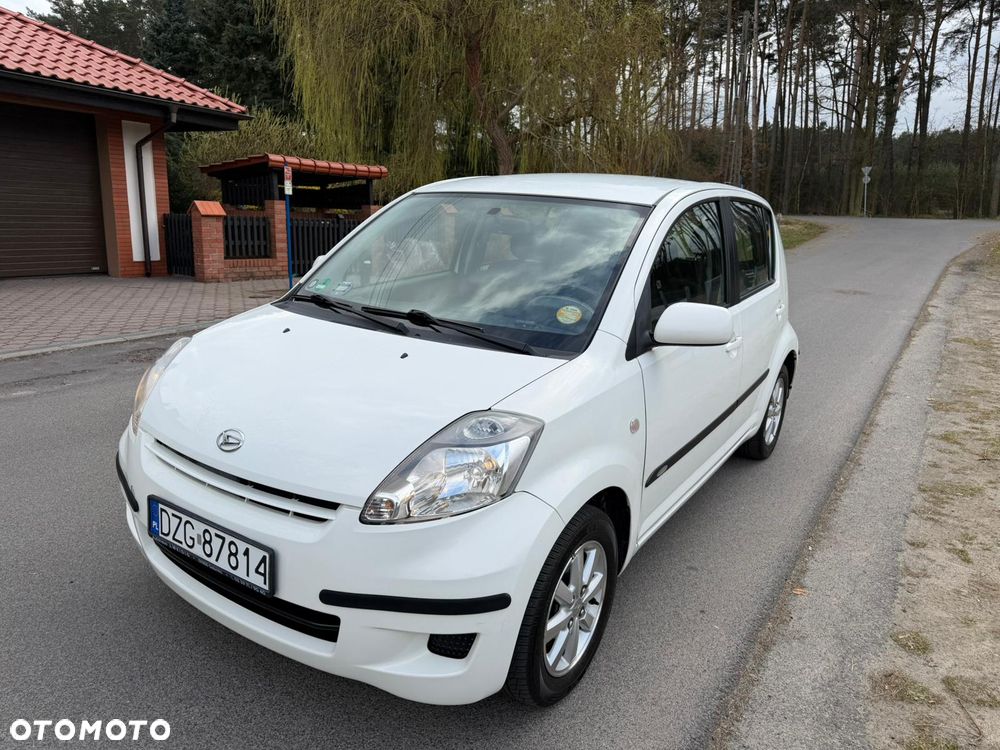 Daihatsu Sirion - 15