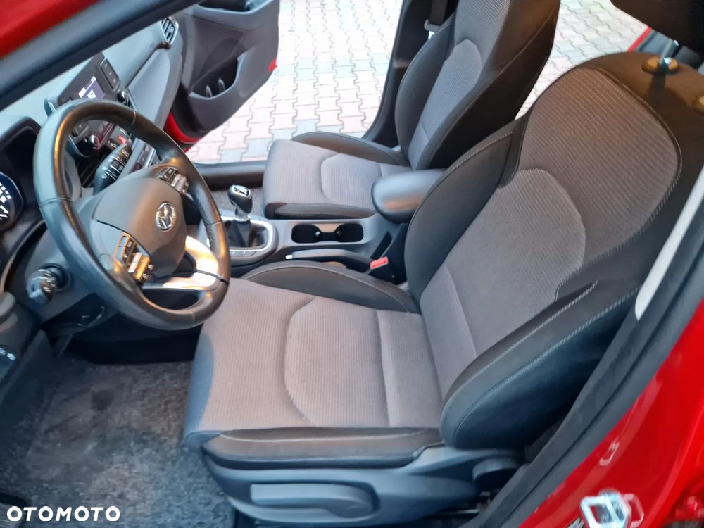 Hyundai i30 1.5 DPI Classic + - 19