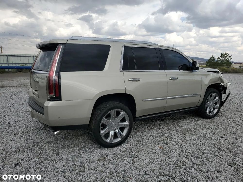 Cadillac Escalade - 6