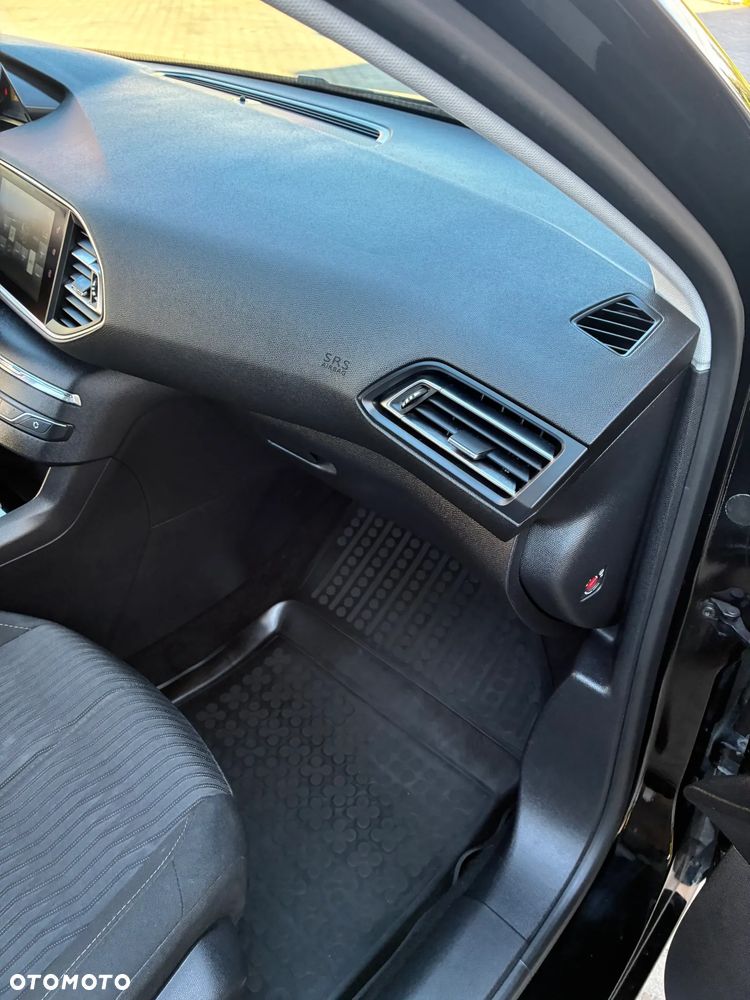 Peugeot 308 1.6 BlueHDi Active S&S - 17