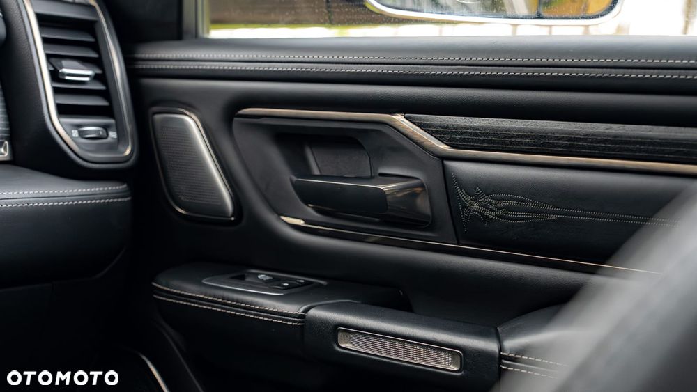 RAM 1500 5.7 Crew Cab Limited - 33