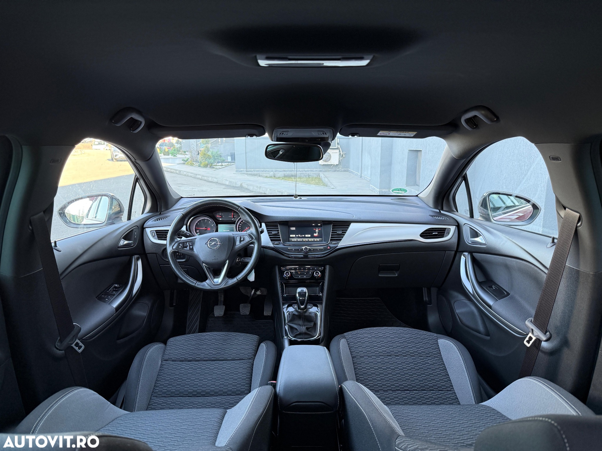 Opel Astra 1.2L Turbo Start/Stop Edition - 19