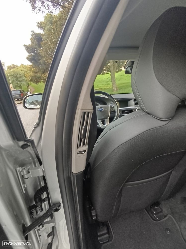 Volvo S60 2.0 D4 Momentum Start/Stop - 26