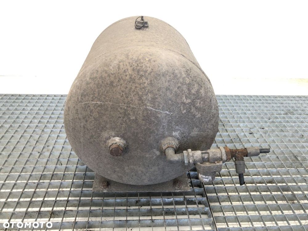 BUTLA ZBIORNIK NA POWIETRZE  NACZEPA SCHWARZMULLER SPA 3/E - 2