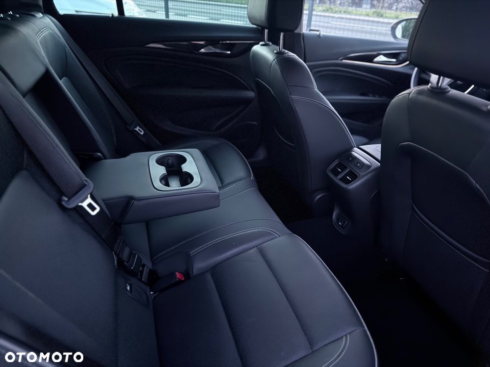 Opel Insignia - 24
