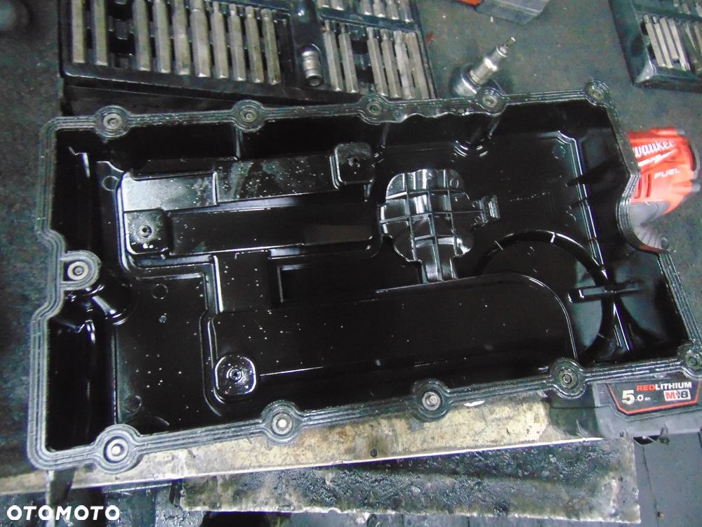 Pokrywa zaworów Touran Passat b6 2,0 TDI 16 v 140 km - 6