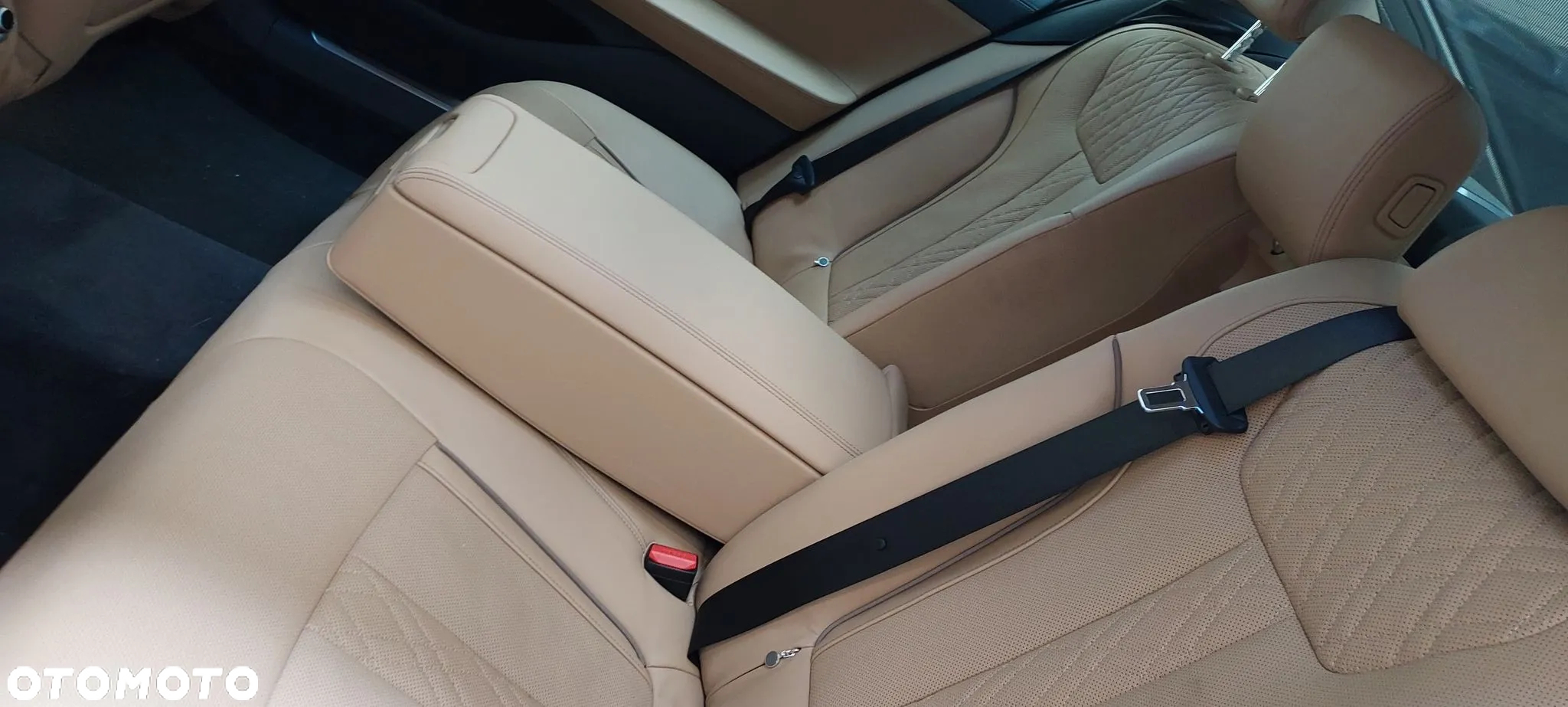 BMW Seria 7 750Li xDrive - 13