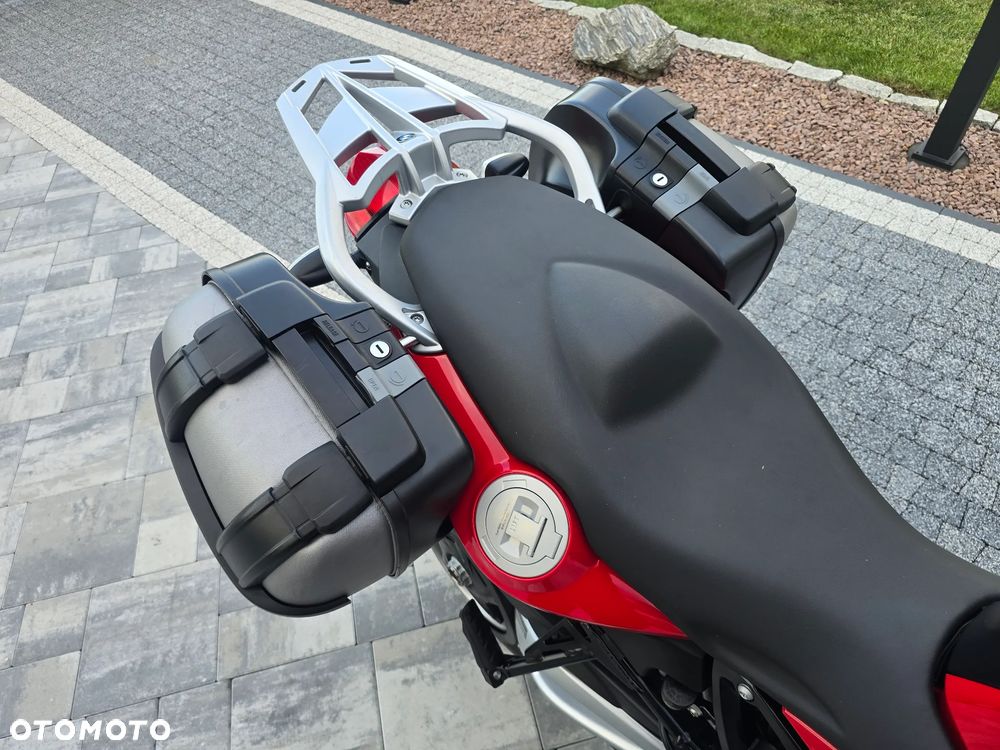 BMW F - 26