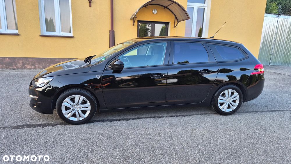 Peugeot 308 SW 1.2 PureTech Allure S&S - 2