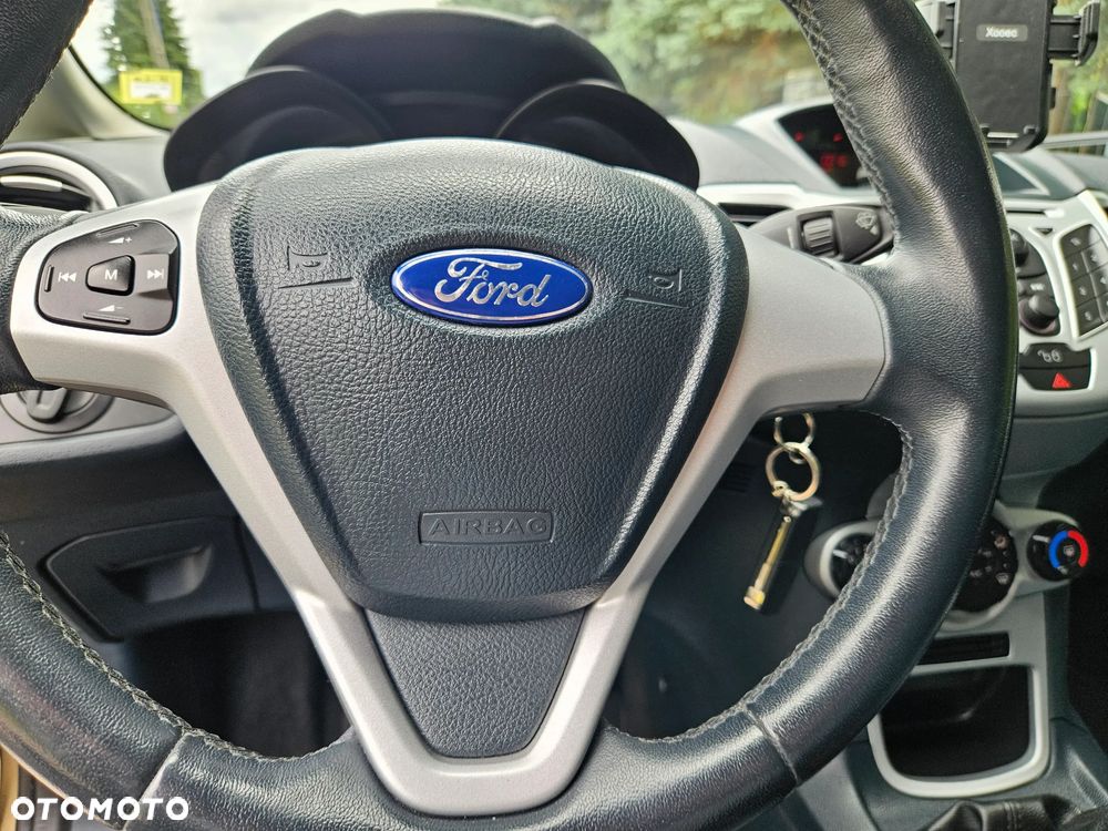 Ford Fiesta 1.4 Champions Edition - 20