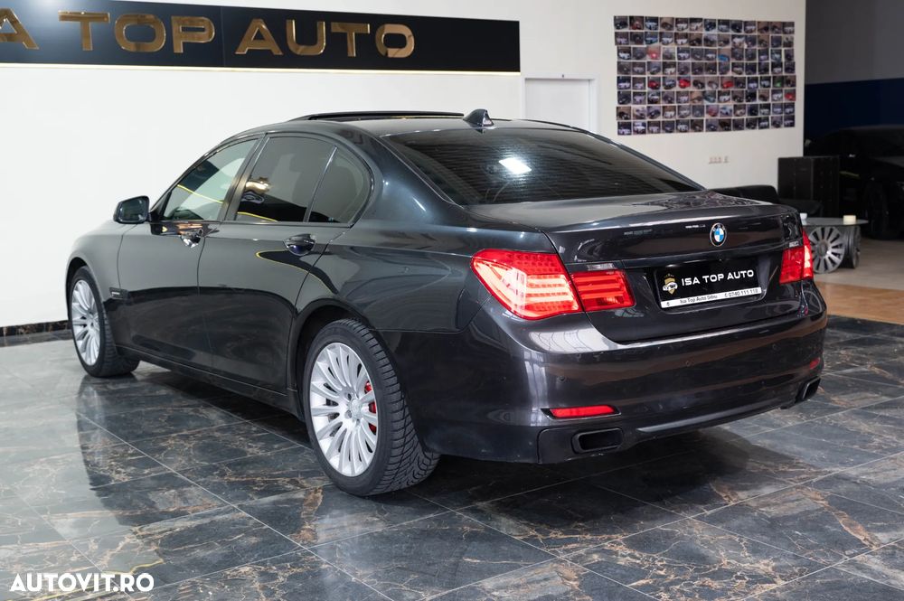 BMW Seria 7 740d xDrive - 32