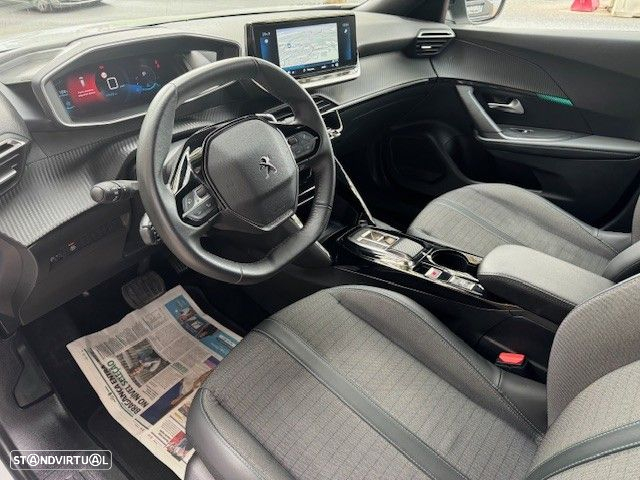 Peugeot 2008 1.2 PureTech Allure Pack EAT8 - 6