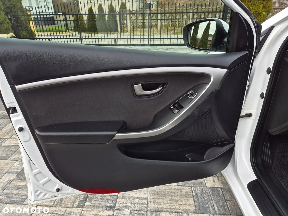 Hyundai i30 blue 1.6 CRDi Classic - 28