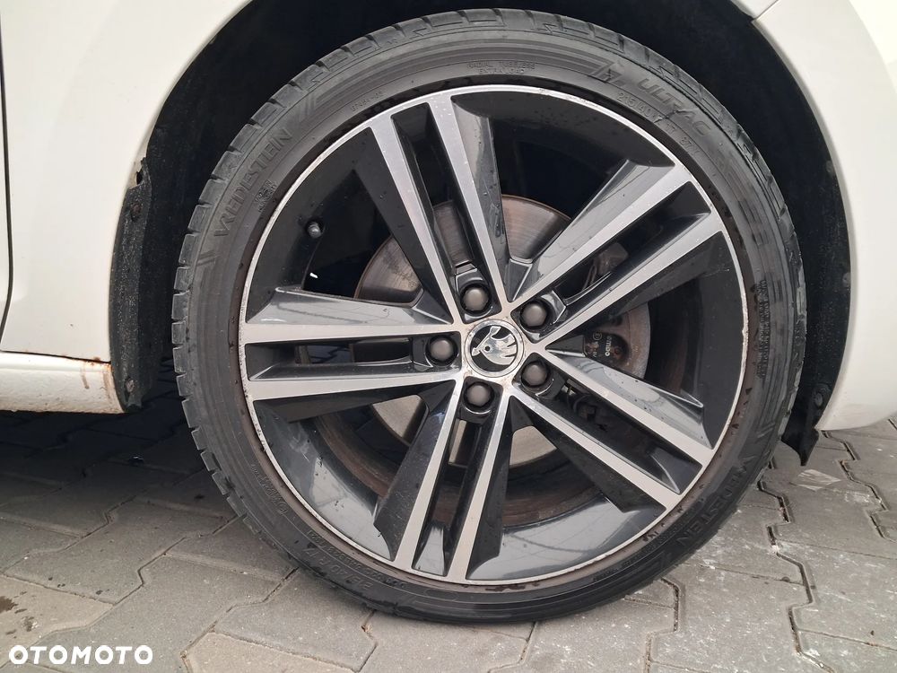 Skoda RAPID Spb 1.2 TSI Style Plus - 23