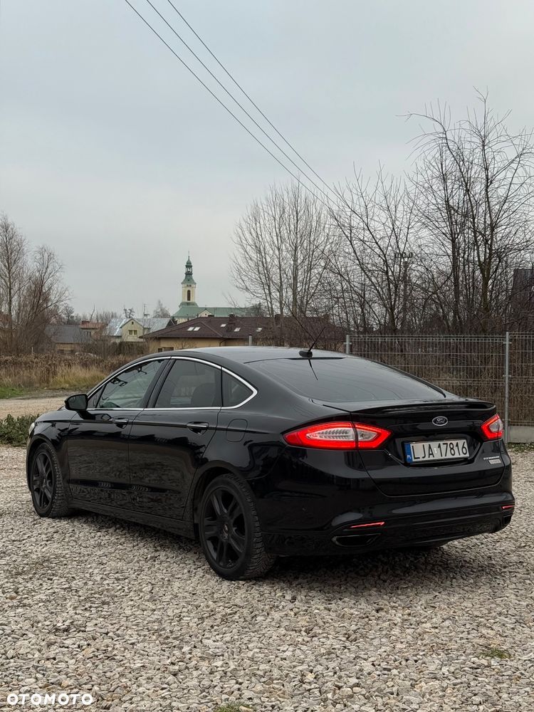 Ford Fusion 2.0 EcoBoost Titanium - 4