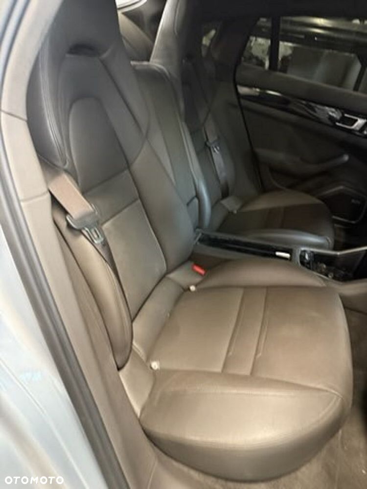 Porsche Panamera 4 - 5