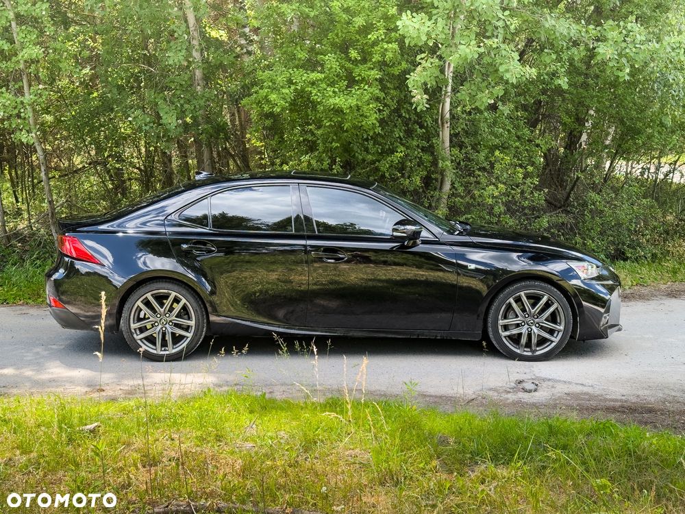 Lexus IS 200t / 300 F Sport - 6