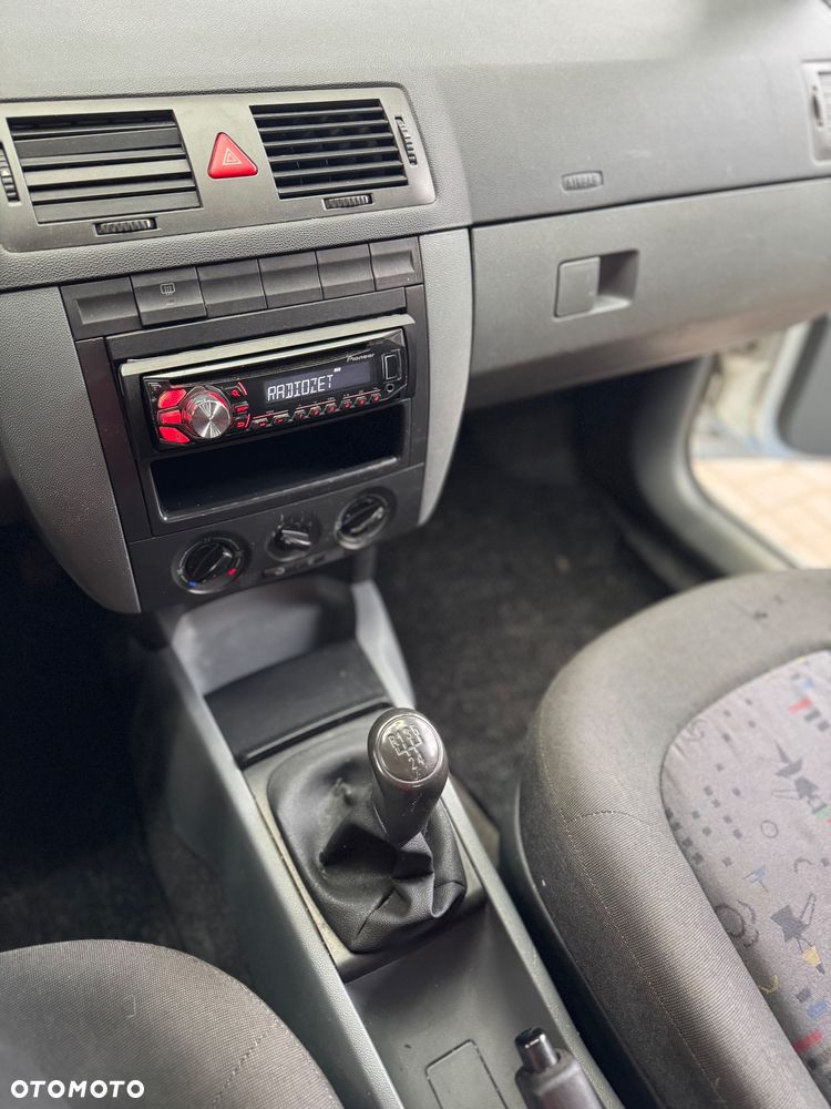 Skoda Fabia 1.2 HTP Exact - 19
