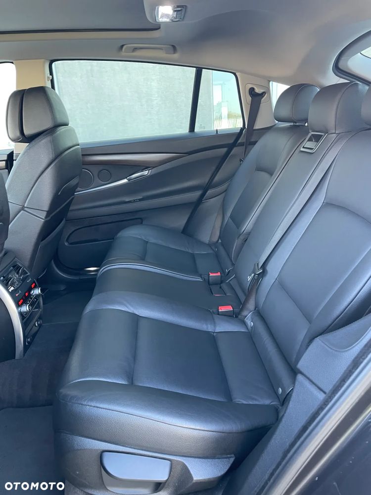 BMW Seria 5 530d xDrive Sport-Aut - 14