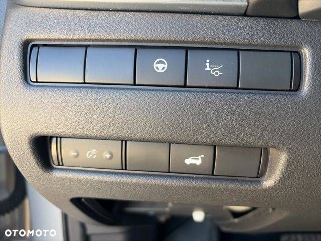 Nissan Rogue - 12