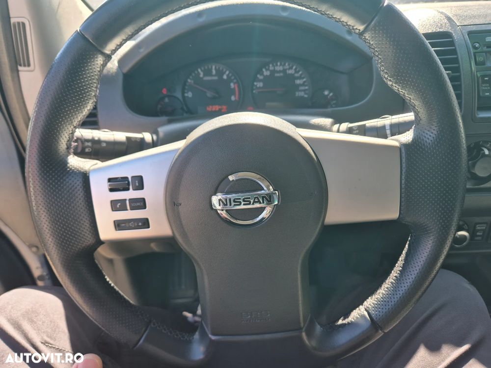 Nissan Navara 2.5 dCi DPF 4X4 Double Cab LE - 10